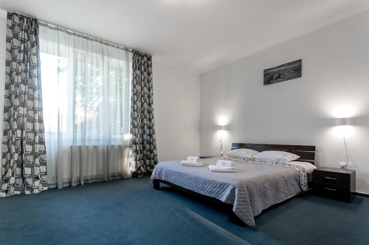 Sunlit Hotel Ivano-Frankivsk Ngoại thất bức ảnh