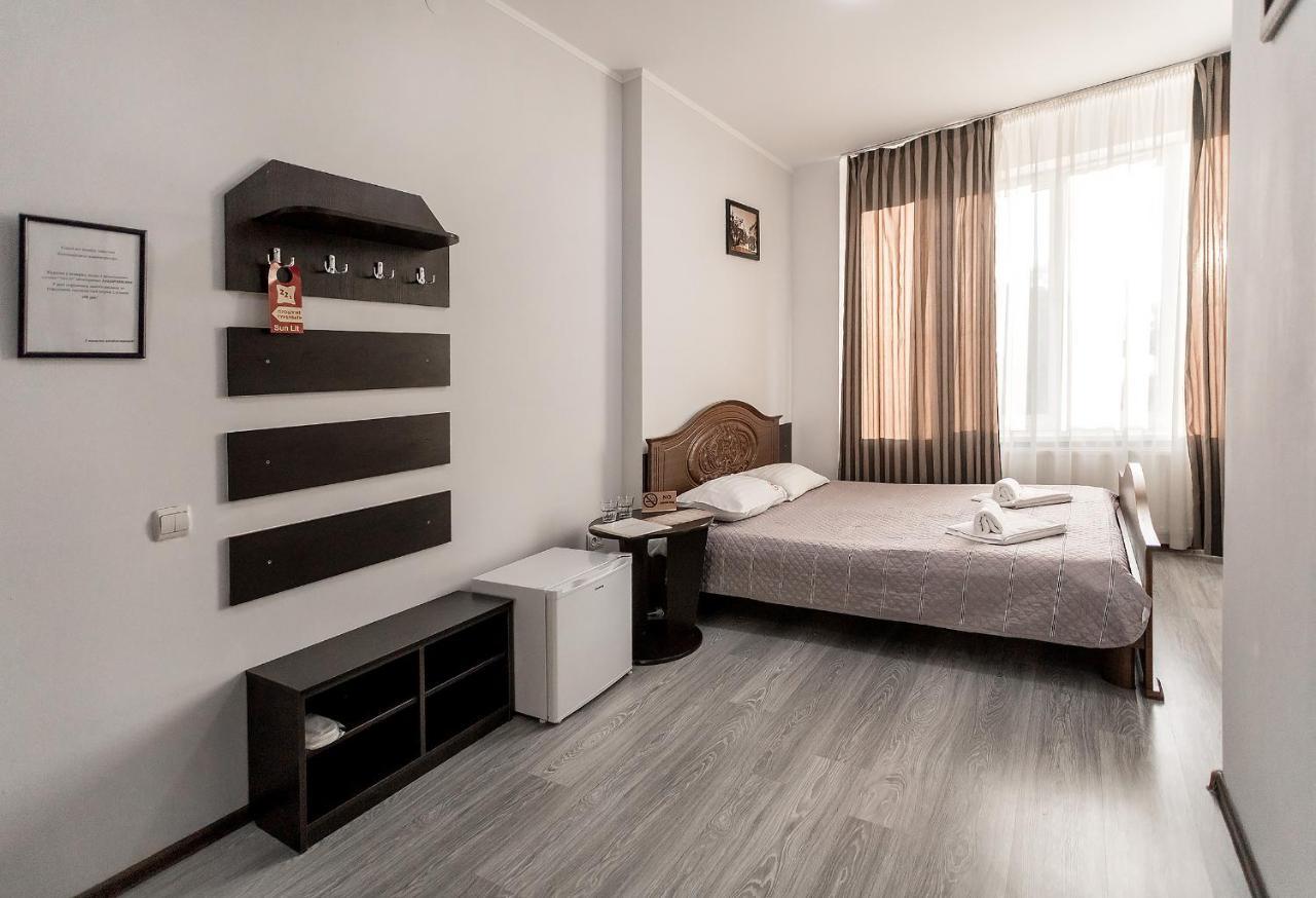 Sunlit Hotel Ivano-Frankivsk Ngoại thất bức ảnh