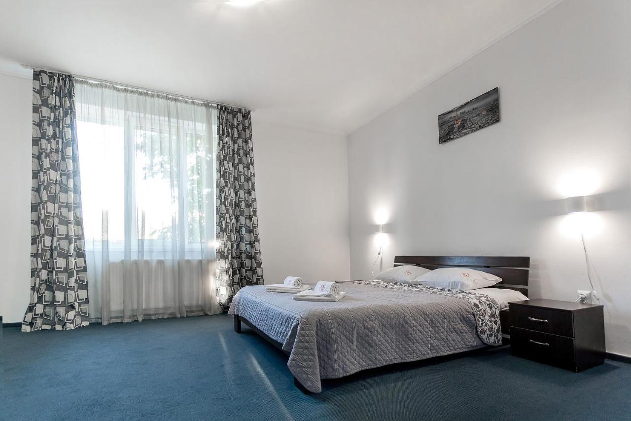 Sunlit Hotel Ivano-Frankivsk Ngoại thất bức ảnh