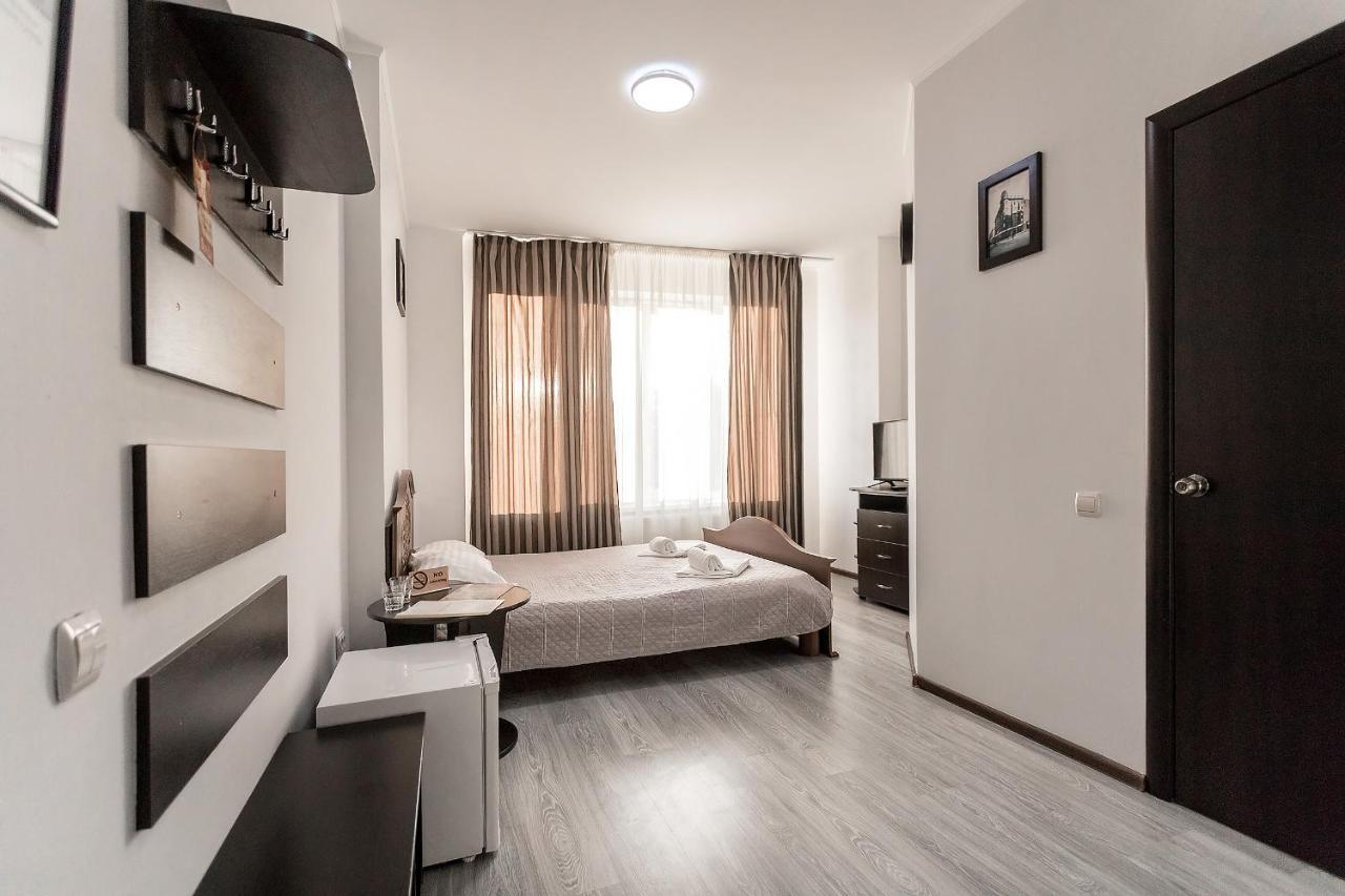 Sunlit Hotel Ivano-Frankivsk Ngoại thất bức ảnh