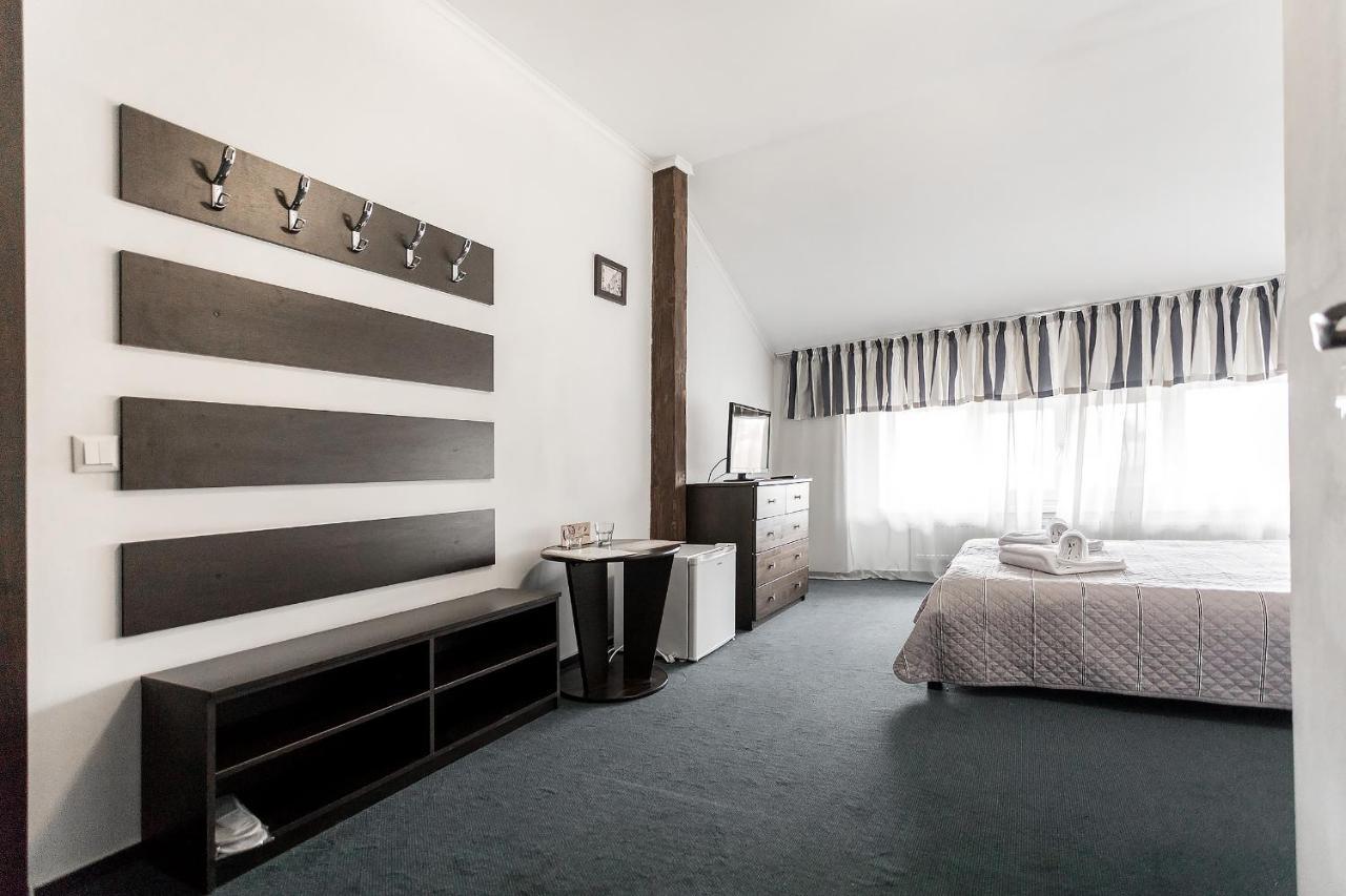 Sunlit Hotel Ivano-Frankivsk Ngoại thất bức ảnh