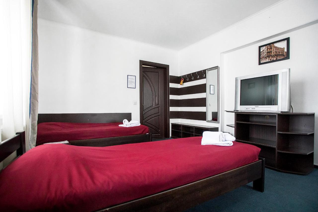 Sunlit Hotel Ivano-Frankivsk Ngoại thất bức ảnh